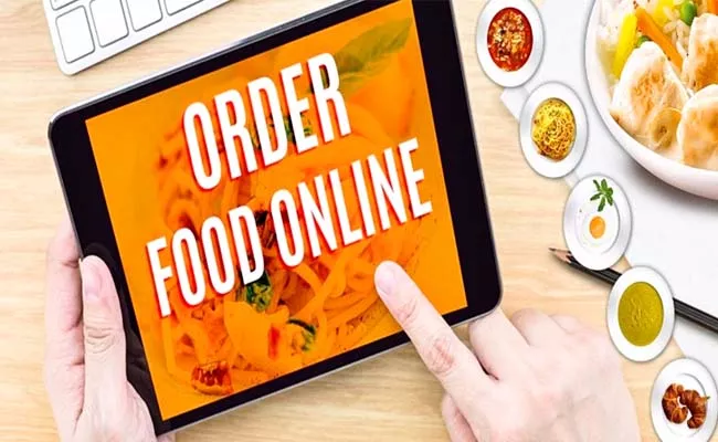 Delivery Guy Steals Customer's Food Viral Video Shocks - Sakshi