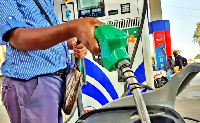 Oil Companies Reduce Diesel Price One More Time - Sakshi
