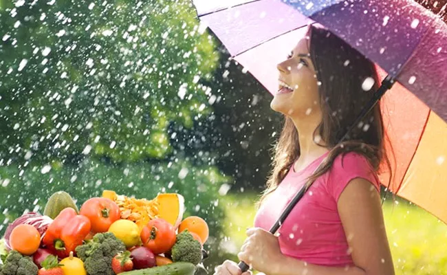 Monsoon Diet: 5 Expert Tips To Stay Healthy In Telugu - Sakshi