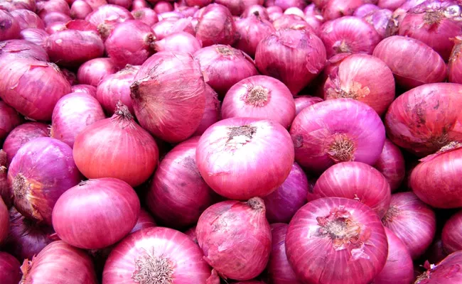 Onion Prices Likely To Rise Told By Crisil - Sakshi