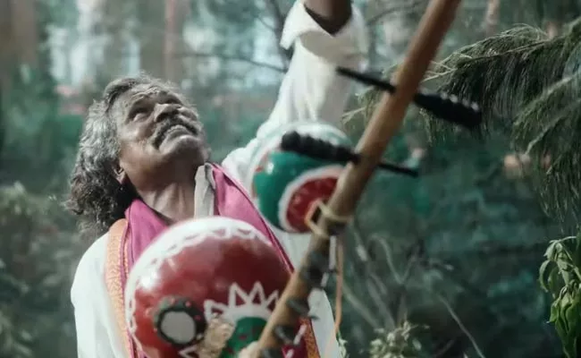 Telangana Folk Artist Darshanam Mogulaiah Sung A Song In Bheemla Naik Movie - Sakshi