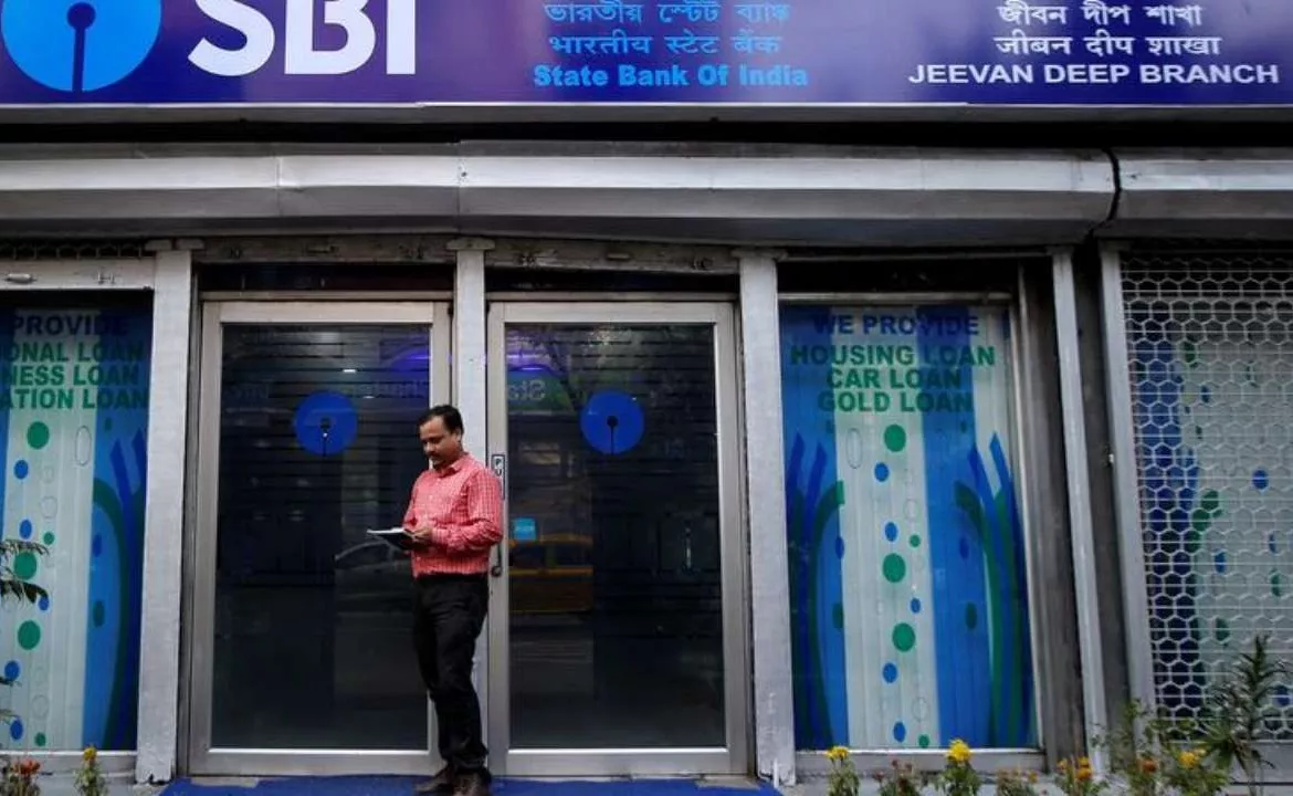 SBI Warning To Customers, Avoid Installing These 4 Apps on Your Phone - Sakshi