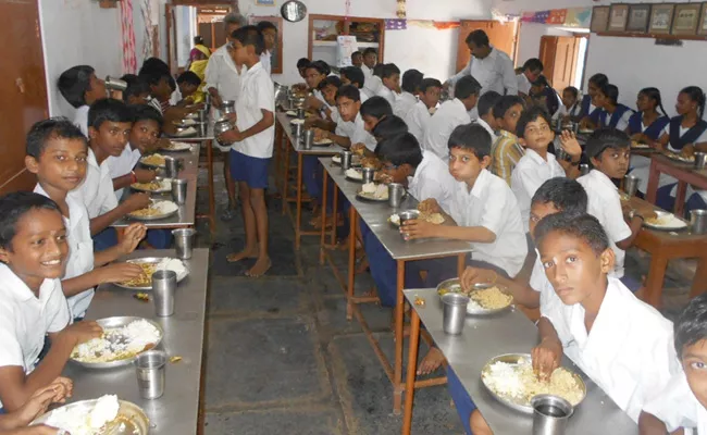 Gollapudi Radhakrishnaiah Free Midday meals Hostel In vetapalem, Prakasam - Sakshi