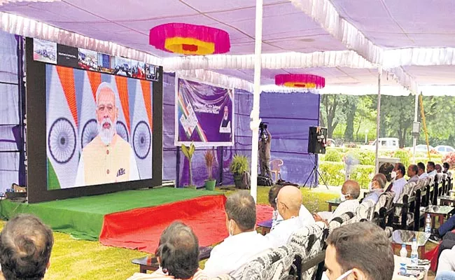 ODF Officials Watching Prime Minister Modi Speech At DRDO - Sakshi