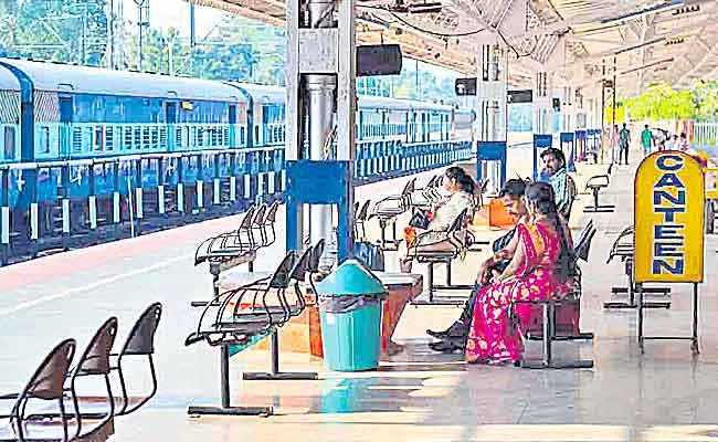 Railways May Collect User Charges From Passengers At Secunderabad - Sakshi