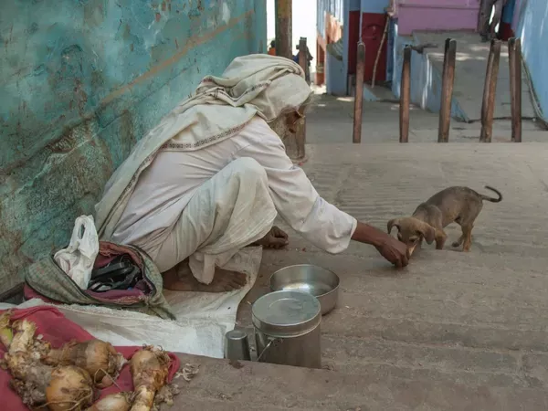 A Tasmil Nadu Beggar Found His Life Saving Amonunt Has No value He Doesnot Now Demonitisation - Sakshi