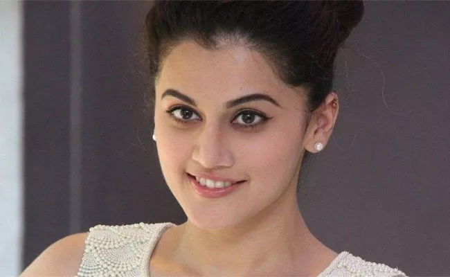 Taapsee Pannu Reveals Her Favourite Dish After KBC Contestant Asks About it to Amitabh - Sakshi