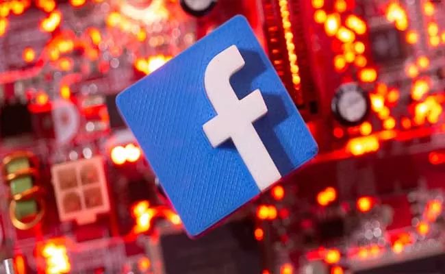 New Whistleblower Accuses Facebook Of Promoting Hate Speech Misinformation - Sakshi