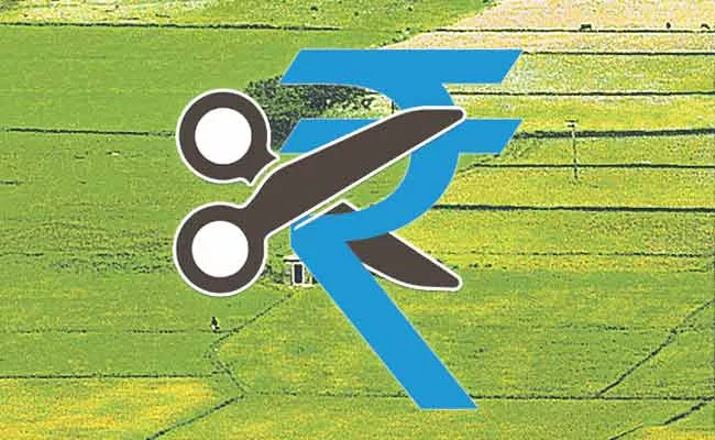 Banks Negligence In Giving Crop Loans To Farmers In Telangana - Sakshi