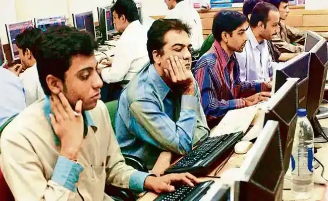 Sensex gains 381 points, Nifty sees record close after RBI policy announcements - Sakshi