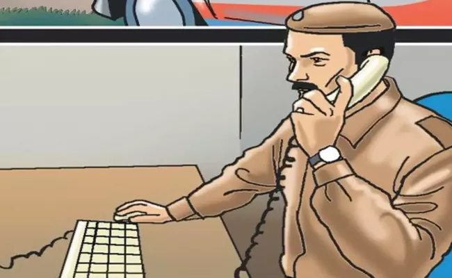 Man Lodged Complaint Police Station Over Attack On Him Hyderabad - Sakshi