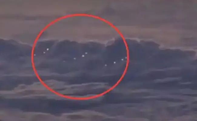 Pilot Saw Four Elusive Dots In The sky Called Aliens UFO Viral video - Sakshi