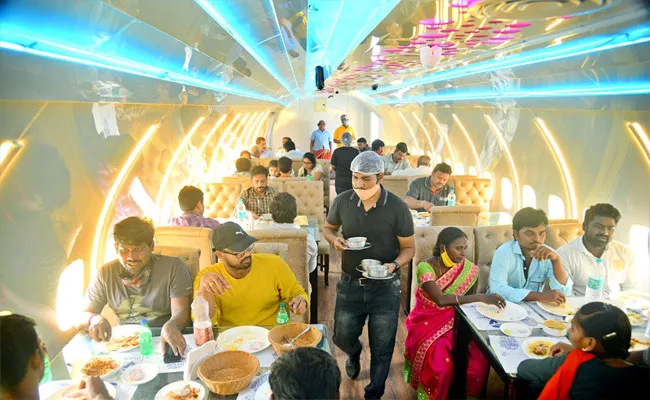 Viral Pics Of Aeroplane Restaurant In Vijayawada - Sakshi