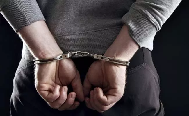 Nigerian Arrested In Gift Fraud Case At Hyderabad - Sakshi