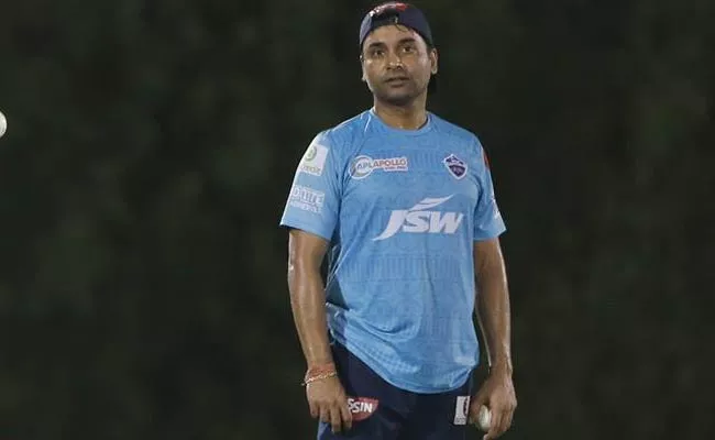 Amit Mishra mistakenly Tweet India Wins Test Series - Sakshi