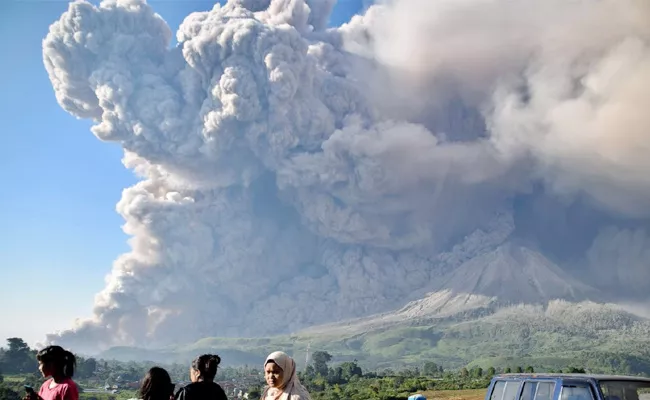 Indonesia Mount Semeru Volcano Erupts At Least 13 Killed See Pics - Sakshi