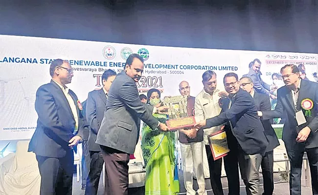 Shamshabad International Airport Won Telangana State Energy Saving Gold Award - Sakshi