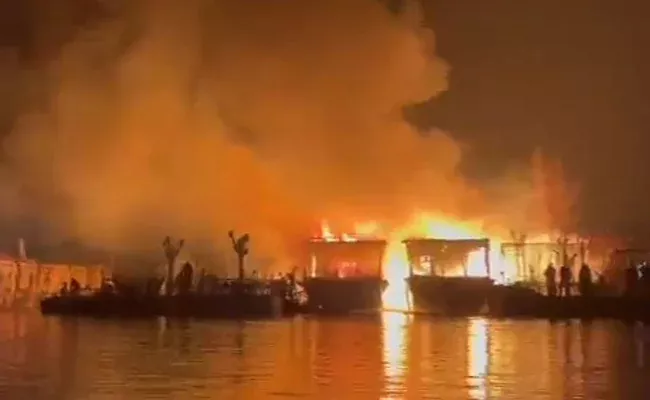 Dal Lake Houseboat Fire: 2 Houseboats In Srinagar Were Burnt  - Sakshi