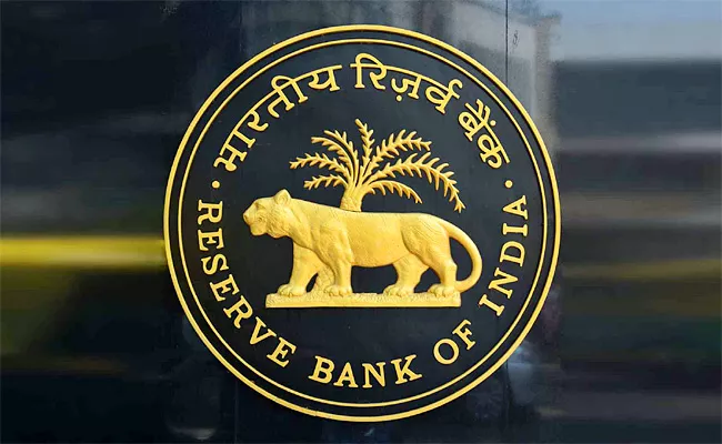 RBI Says SBI, ICICI, HDFC Banks Comes Under too big to fail list - Sakshi