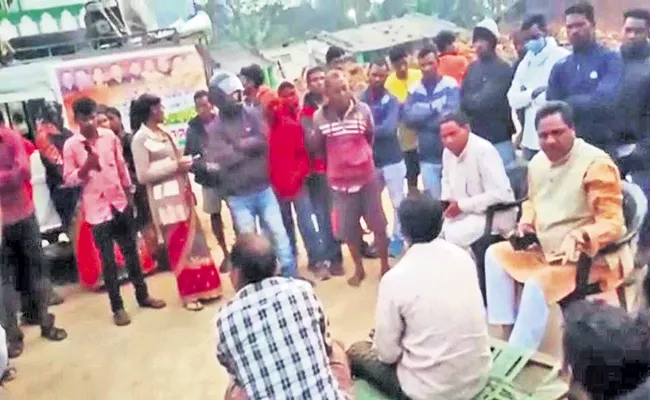 Odisha Govt Aggressive actions in Kotia village - Sakshi