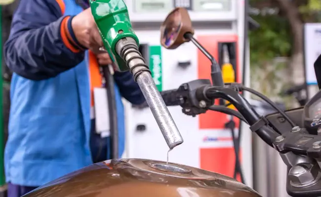 Fitch Rating Says Fuel Demand Increased In Q4 Of FY 2022 - Sakshi
