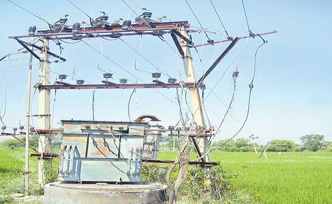 Under TSSPDCL 59689 Applications Pending For Agricultural Electricity Connections - Sakshi