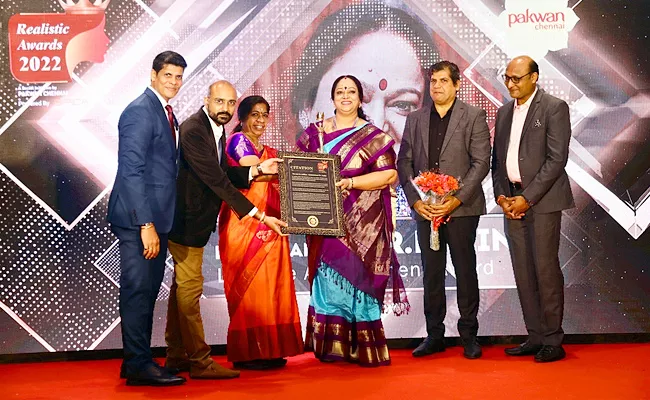 Actress k Nalini Honoured Lifetime Achievement Award In Chennai - Sakshi