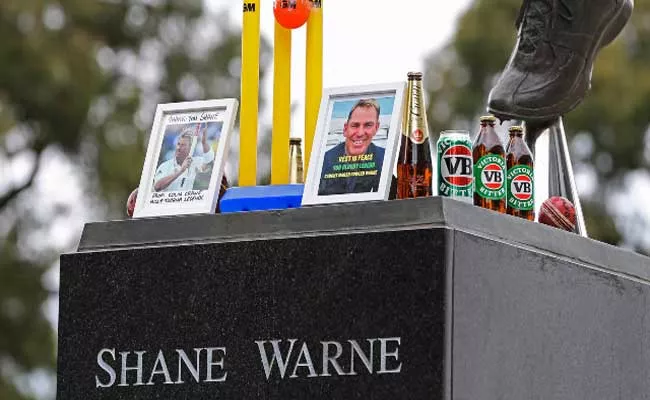 Australian Fans Pay Tribute To Shane Warne With Meat, Beer And Cigarettes - Sakshi