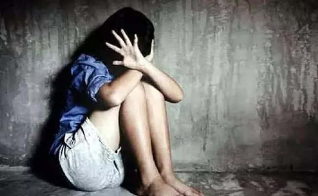 Attempted Rape On Lonely Girl At Anantapur - Sakshi