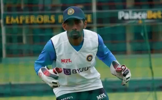 Wriddhiman Saha and Mohammaed Shami picked in Bengal squad for quarterfinal - Sakshi