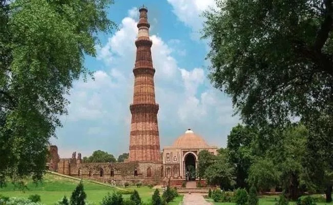 Ex ASI Officer Says Raja Vikramaditya Built Qutub Minar - Sakshi