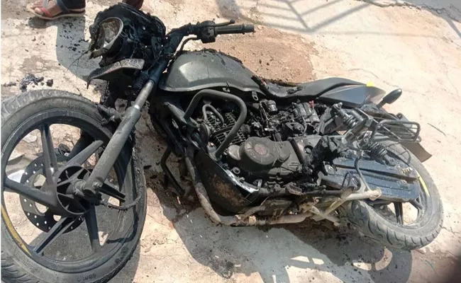 Young Man Set Fire To The Bike In Anger On Sisterinlaw - Sakshi