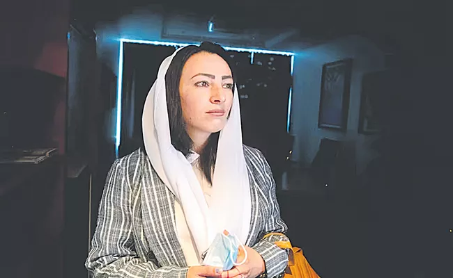 Afghanistan activist: Hoda Khamosh is one of the 100 most influential people of 2022 - Sakshi