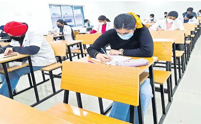 Intermediate Board Clarified Mask Mandatory For Students Appearing Exams - Sakshi