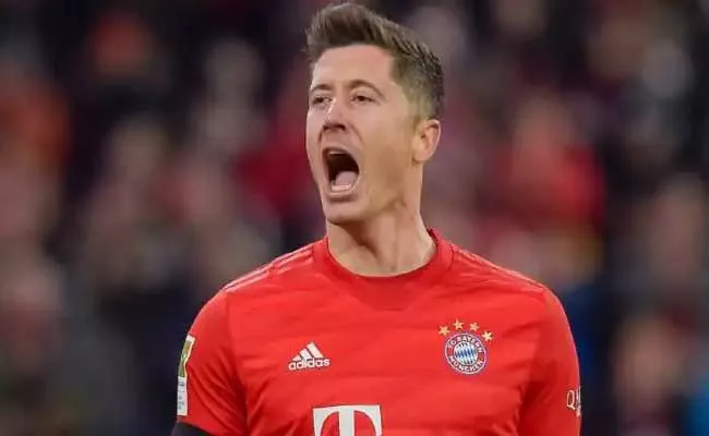 Robert Lewandowski Scores 5-Goals-9 minutes Bayern Munich World Record - Sakshi