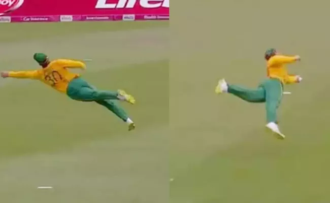 Eng VS SA 3rd T20: Tristan Stubbs One Handed Stunning Catch Video Viral - Sakshi