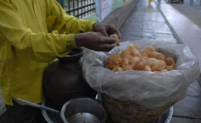 Over 100 People Fell Sick After Eating Pani Puri At Street Stall - Sakshi