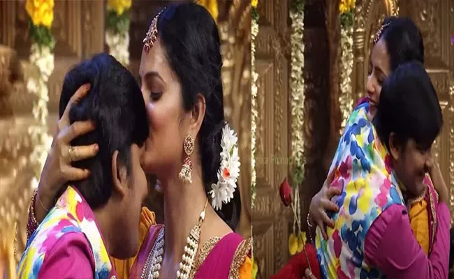 Jordhar Sujatha Hugs And Kisses To Rocking Rakesh In Tv Show - Sakshi