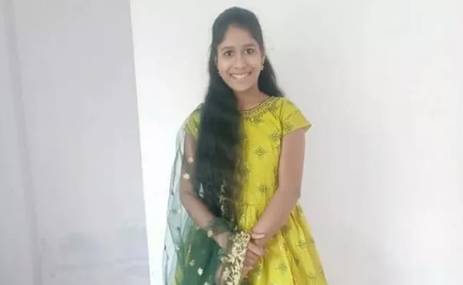 Degree student commits suicide in Nalgonda - Sakshi