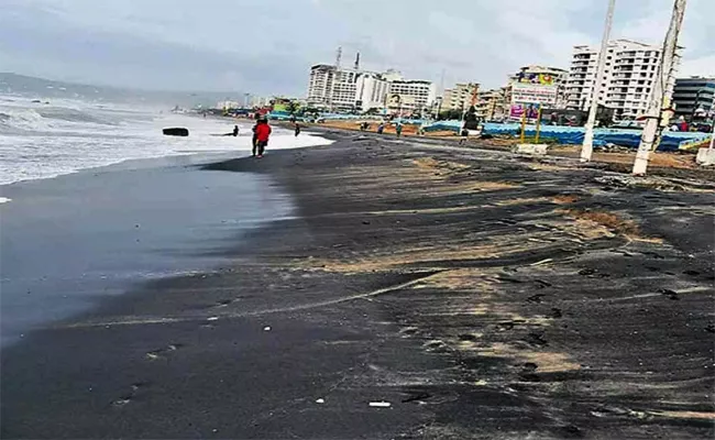 Reason Behind Visakha Beach Sand Turns Into Black Colour - Sakshi