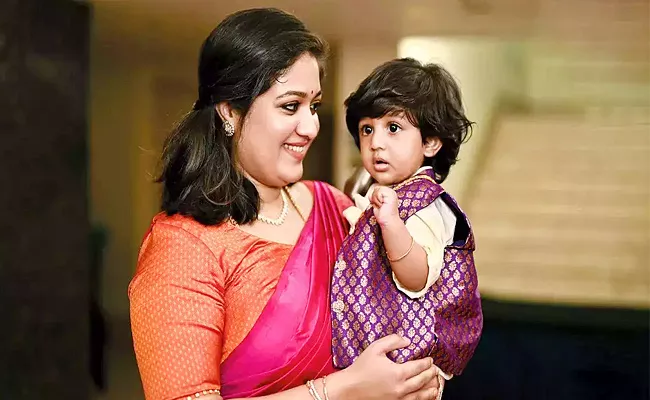 Meghana Raj Inked Late Chiranjeevi Sarja And His Son Ryan Names - Sakshi