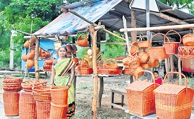 AP: Women Fund Loans Improving Their Livelihoods - Sakshi