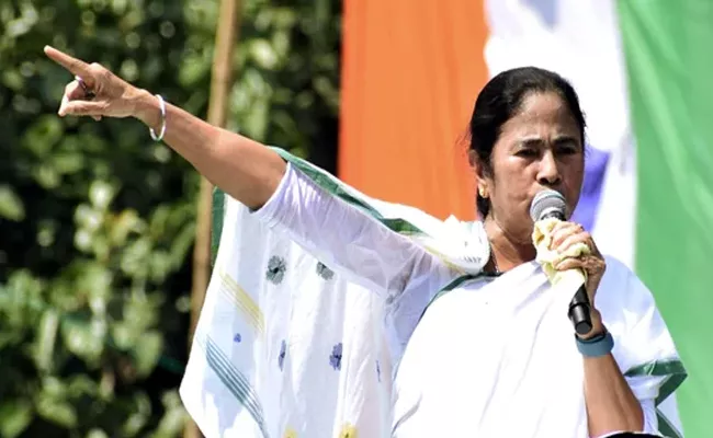 Amid Corruption Allegations Mamata Challenge BJP To Arrest Her - Sakshi