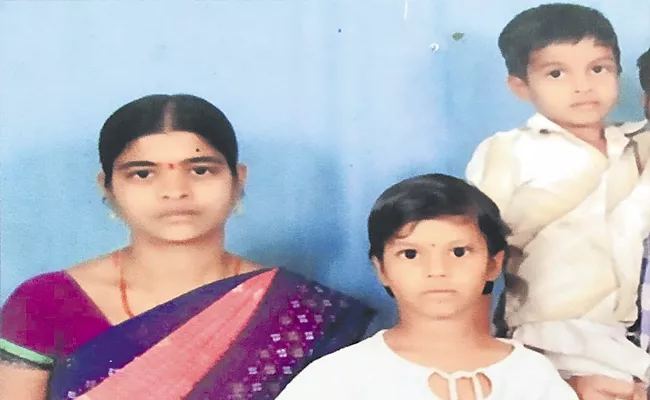 Woman Missing With 2 Chilndrens At Hayathnagar, Husband Suspects - Sakshi