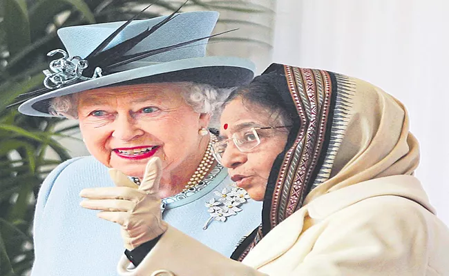 Queen Elizabeth II visits to India in 1961, 1983, 1997 - Sakshi