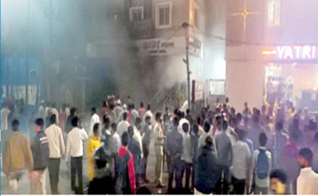 Massive Fire Accident In Electric bike Showroom In Secunderabad - Sakshi