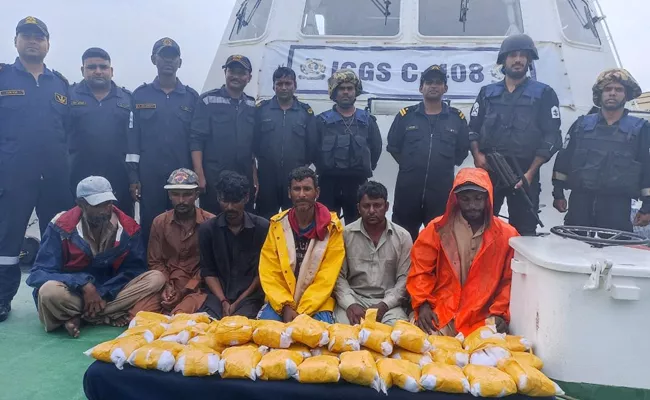 Indian Coast Guard ATS Gujarat jointly Capture Pakistani Drugs Boat - Sakshi