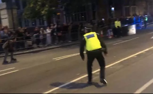 Viral Video: Man In UK Collided With King Charles Car While Roller Skating - Sakshi