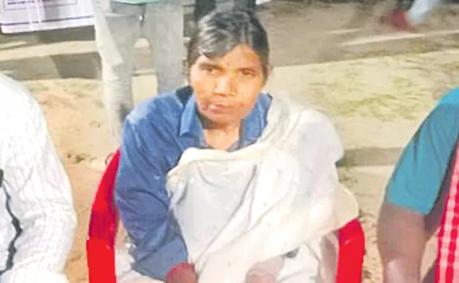 Old woman reached home after four years with initiative of jawan - Sakshi