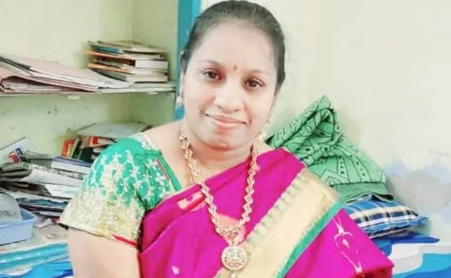 Teacher Deceased in Classroom at Hanamkonda - Sakshi